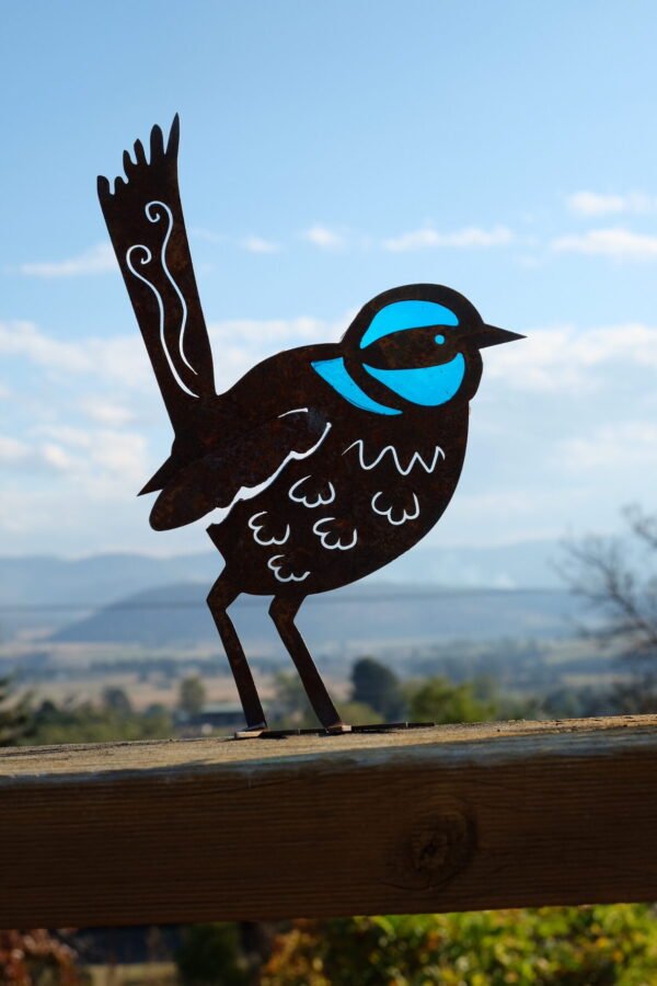 Fairy wren with stained glass - Image 4