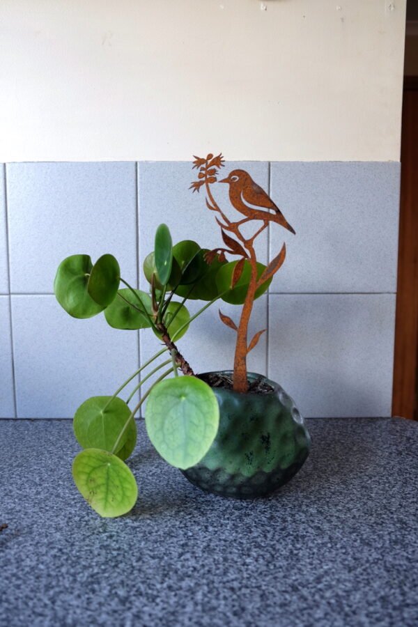 Silvereye plant stake - Image 3